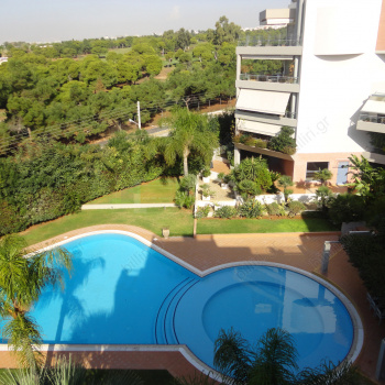 ?????? - ??? . Swimming pool - view